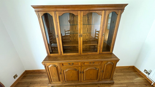 Wood glass brown display - &,