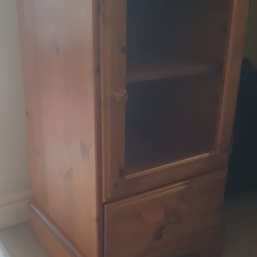 Wood glass freestanding - &,